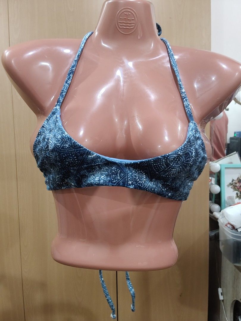 Jolyn Natori Hudson Bikini Top (Category: Bikinis & Swimsuits) located in Manila. Submitted by ajrswimwear (Listing ID 1434755722, Image 1). Description: - Natori blue bikini top - Halter neck design - Tie closure at the back - Size: M - Fabric: 100% polyester, 10% elastane - Fabric origin: Italy - Lining origin: Korea - Made in USA - Machine wash cold - Do not bleach or wash with velcro.