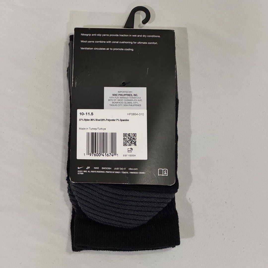 Nike Running Lightweight Wool Crew Socks (Category: Socks) located in Pasig City. Submitted by kelseymerritt (Listing ID 1434705942, Image 3). Description: - Nike Running Wool Crew Socks - Designed for running - Lightweight wool blend for comfort - Black color - Size: 28-29.5 cm - Features Nikegrip anti-slip yarns for enhanced traction - Suitable for wet and dry conditions - Made in Turkey.