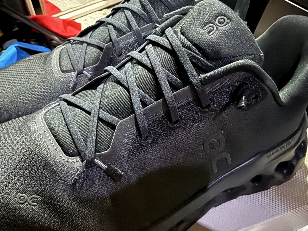 On Cloudtilt 9.5M Cloud Eclipse (Category: Sneakers) located in Manila. Submitted by mcomnz (Listing ID 1434744721, Image 2). Description: ON Cloudtilt Black Eclipse 9.5M With Box and inserts Only used once Authentic, with QR Alabang area.