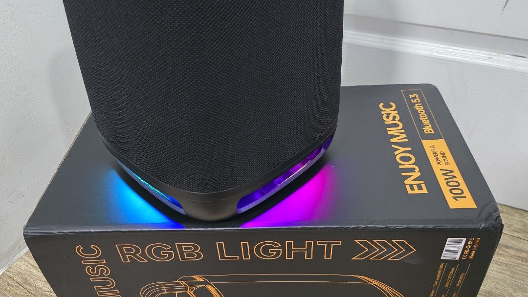 Orashare BS21 Max 100w (Category: Soundbars, Speakers & Amplifiers) located in Malabon City. Submitted by hyrugadgets (Listing ID 1434629752, Image 3). Description: - Orashare Bluetooth Speaker - Built-in RGB lights - Portable design with a handle - Control buttons for volume and playback - Powerful 100W output - Bluetooth 5.3 connectivity - Sleek black design Price: P.2,990 Loc: Malabon Pin: Hyru Gadgets.
