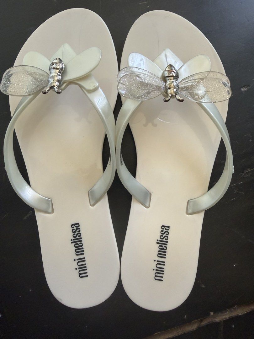 Original Mini Mel (Category: Babies & Kids Fashion) located in Quezon City. Submitted by monicacle (Listing ID 1434659623, Image 1). Description: Almost new but missing wing..