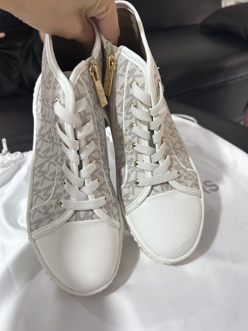 Original MK high cut for sale (Category: Sneakers) located in Imus. Submitted by jra316 (Listing ID 1434771361, Image 1). Description: Brand new original MK high cut .
