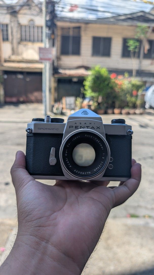 Pentax Spotmatic SP (Category: Cameras) located in Quezon City. Submitted by mjrivera19 (Listing ID 1434677224, Image 1). Description: Pentax Spotmatic SP - all speeds are working - clean viewfinder - CLA'd last year - has some signs of usage 55mm f2 Takumar - clicky aperture - smooth focusing - minor fungus on the edge of the lens.