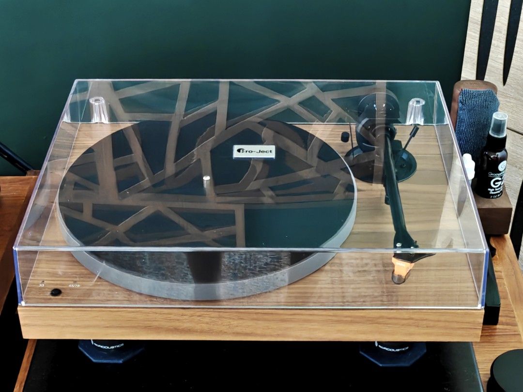 Pro-ject X1B Turntable