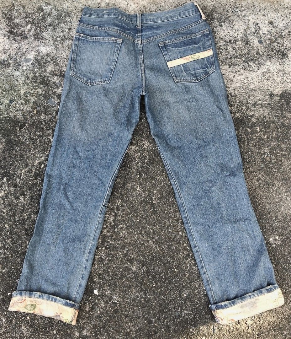 Rare Takeo Kikuchi Floral Patchwork (Category: Jeans) located in Davao. Submitted by amekajicurations_dvo (Listing ID 1434770989, Image 2). Description: 32x42.5 Leg Opening: 8.5 Button Fly See last pic for the issue.