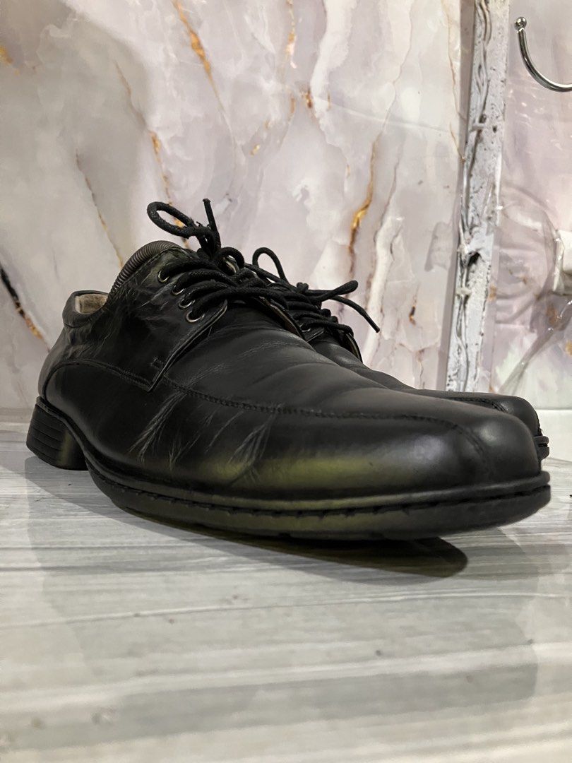 RUSTY LOPEZ BLACK LEATHER SHOES SIZE 8 MEN (Category: Casual Shoes) located in General Mariano Alvarez. Submitted by adonid (Listing ID 1434661929, Image 2). Description: RUSTY LOPEZ BLACK LEATHER SHOES ORIGINAL RUSTY LOPEZ BLACK LEATHER SHOES GOOD CONDITION NORMAL SIGN OF USAGE ONLY SIZE 8 MEN.