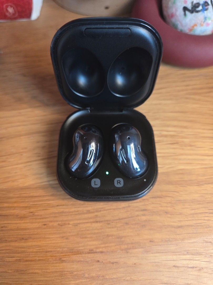 Samsung Galaxy Buds Live - Black439501794784716801