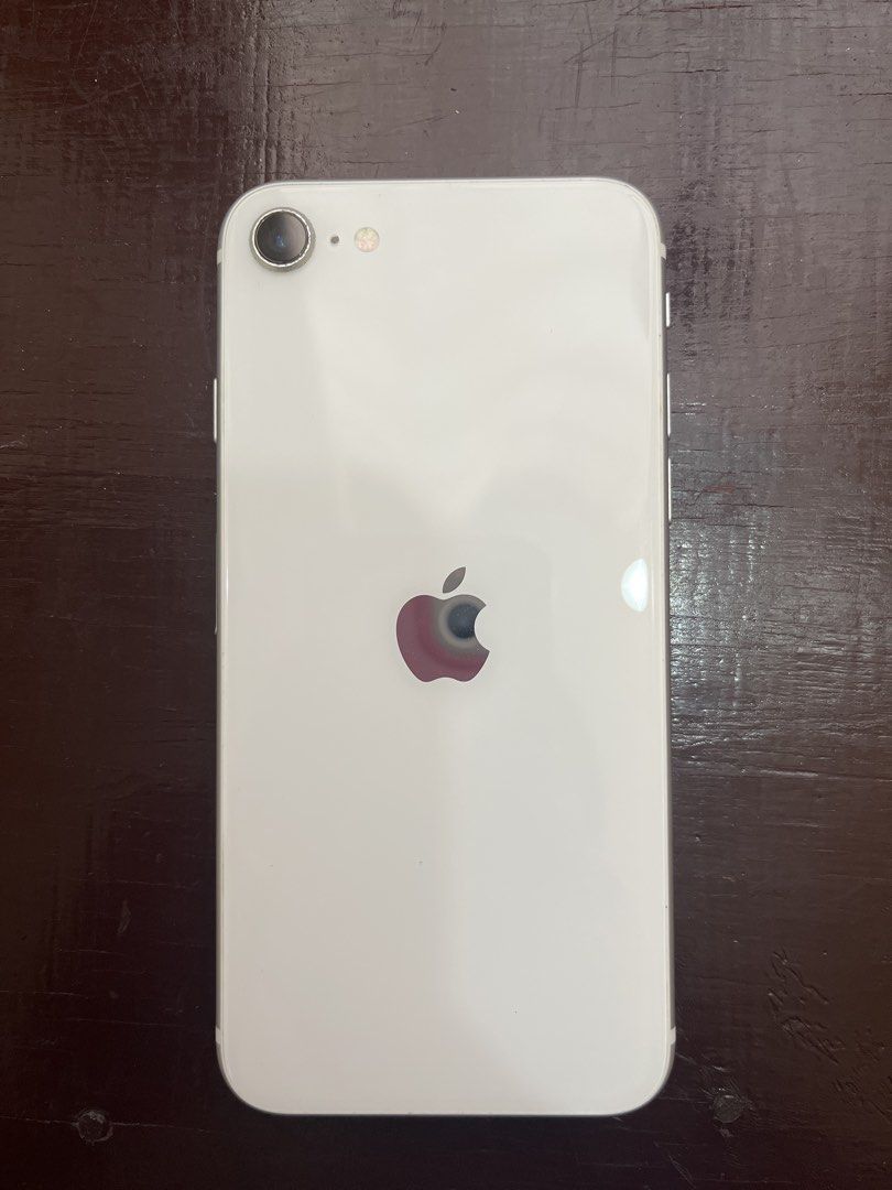 Second hand IPhone SE 2020 (Category: iPhone SE Series) located in Manila. Submitted by eluraeu (Listing ID 1434669469, Image 1). Description: - 64GB Iphone SE 2020 - Well used but has good condition (2021-2025) - Has been updated to IOS 26 - Battery health is significantly degraded (73%) ; but is replaceable (at buyer’s expense) - Will be factory reseted by seller once sold - Has no tempered glass or any other accessories ‼️ Price negotiations m