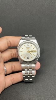 (Category: ) located in . Submitted by watch.janrebpol (Listing ID 1434724281, Image 1). Description: .
