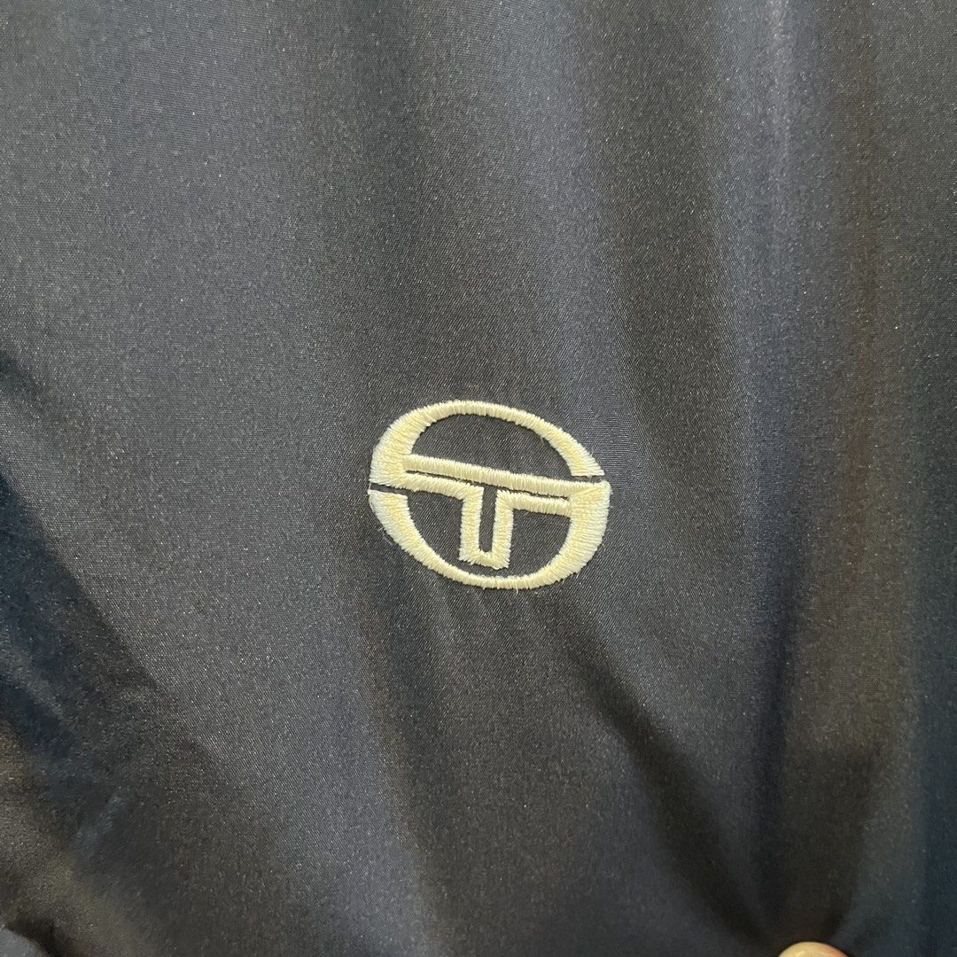 Sergio Tacchini Jacket (Category: Coats, Jackets and Outerwear) located in Kuala Lumpur. Submitted by wanalfarouqi01 (Listing ID 1434769613, Image 3). Description: .