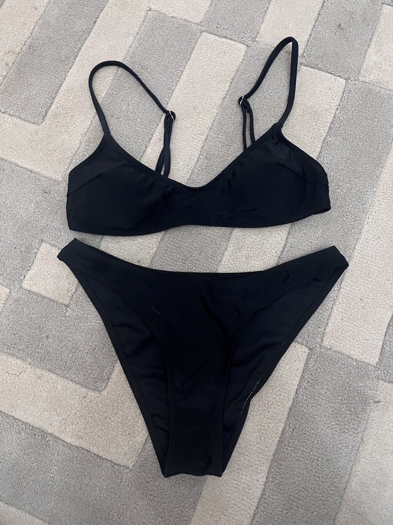 SHEIN Swimwear Bikini Two Piece Black (Category: Bikinis & Swimsuits) located in Angono. Submitted by teys___ (Listing ID 1434737142, Image 2). Description: Brand new, never worn Padded Rfs: too small on me.