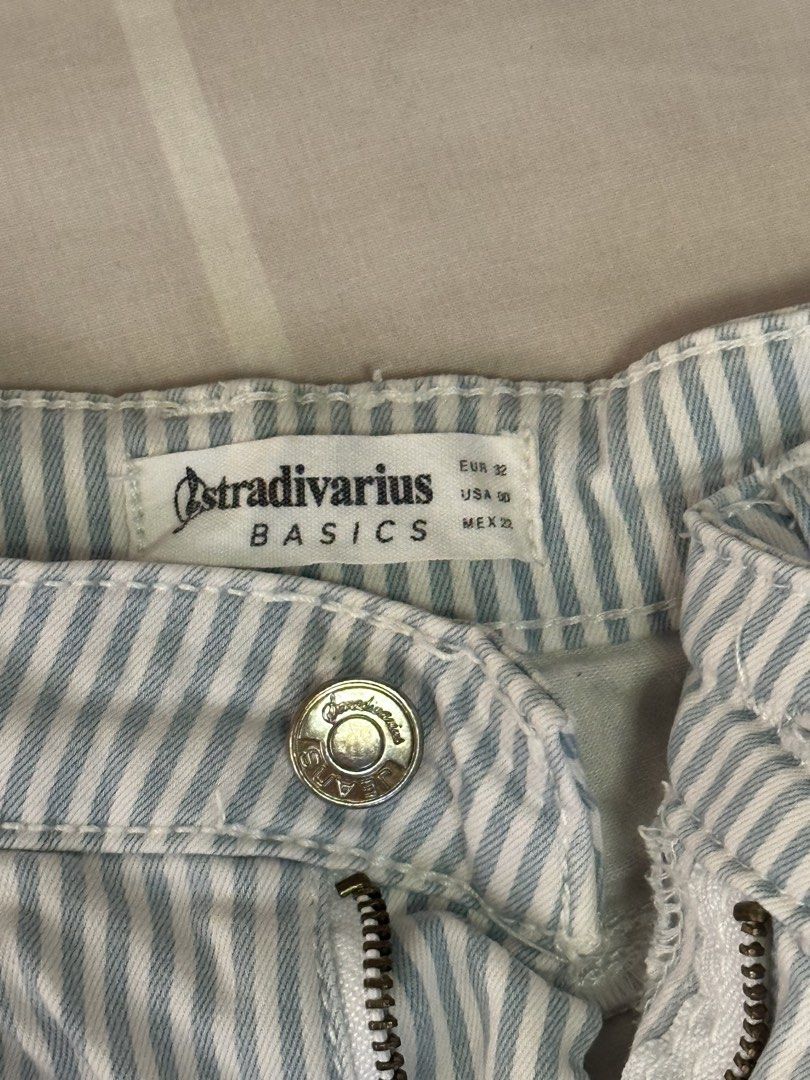 Stradivarius mini denim shorts (stripes) (Category: Shorts) located in Angono. Submitted by beamthings (Listing ID 1434681470, Image 2). Description: Stradivarius mini denim shorts (stripes) - Size XS / US 2 - no issues !!! RFS: moving abroad permanently, everything must go !.