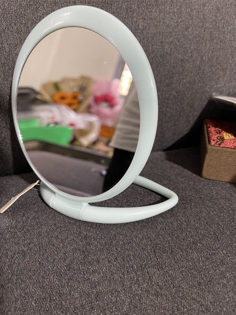 Table mirror 2 sides (Category: Mirrors) located in Batangas. Submitted by zianneeeeeeee (Listing ID 1434645712, Image 2). Description: Zoom and normal Miniso.
