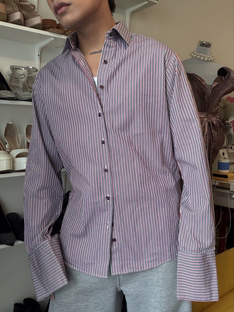 Thomas Pink Striped Shirt (Category: Formal Shirts) located in Quezon City. Submitted by second.skinn (Listing ID 1434735169, Image 2). Description: - Thomas Pink striped shirt - Classic collar and button-down - 100% cotton - Long sleeves with cuff details - Size: 15.5/39 (slim fit) - Made in Morocco.