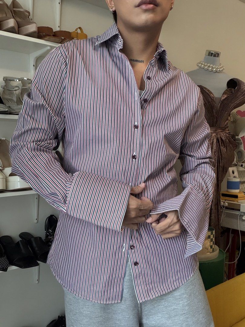 Thomas Pink Striped Shirt (Category: Formal Shirts) located in Quezon City. Submitted by second.skinn (Listing ID 1434735169, Image 3). Description: - Thomas Pink striped shirt - Classic collar and button-down - 100% cotton - Long sleeves with cuff details - Size: 15.5/39 (slim fit) - Made in Morocco.