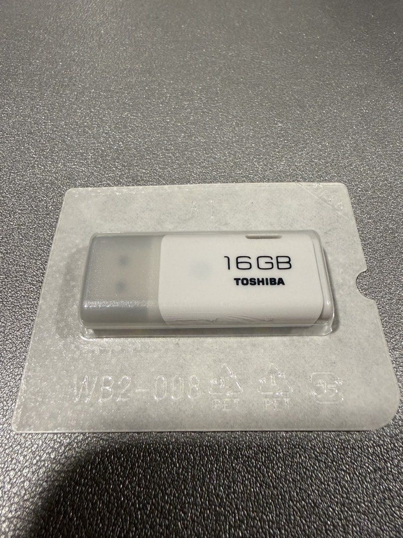 Toshiba USB thumbdrive 16gb