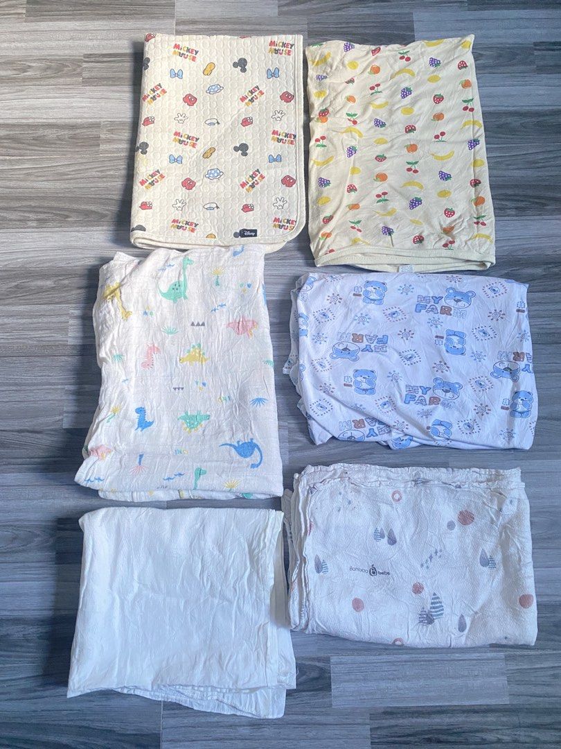 Towel Blanket Take All 6Pcs (Category: Bathtub & Bath Accessories) located in Antipolo. Submitted by marcoandpaolomerchandise (Listing ID 1434711432, Image 1). Description: 6 Pcs Take All Preloved Good Condition Need ng wash due to storage. Expect Sign of used , Since Preloved Items BAWAL sa Maselan ang Preloved Para lang po sa naghahanap ng affordable items pero Quality. Maganda mga tela malamig sa Balat Location: Pagrai Antipolo SF : 105.