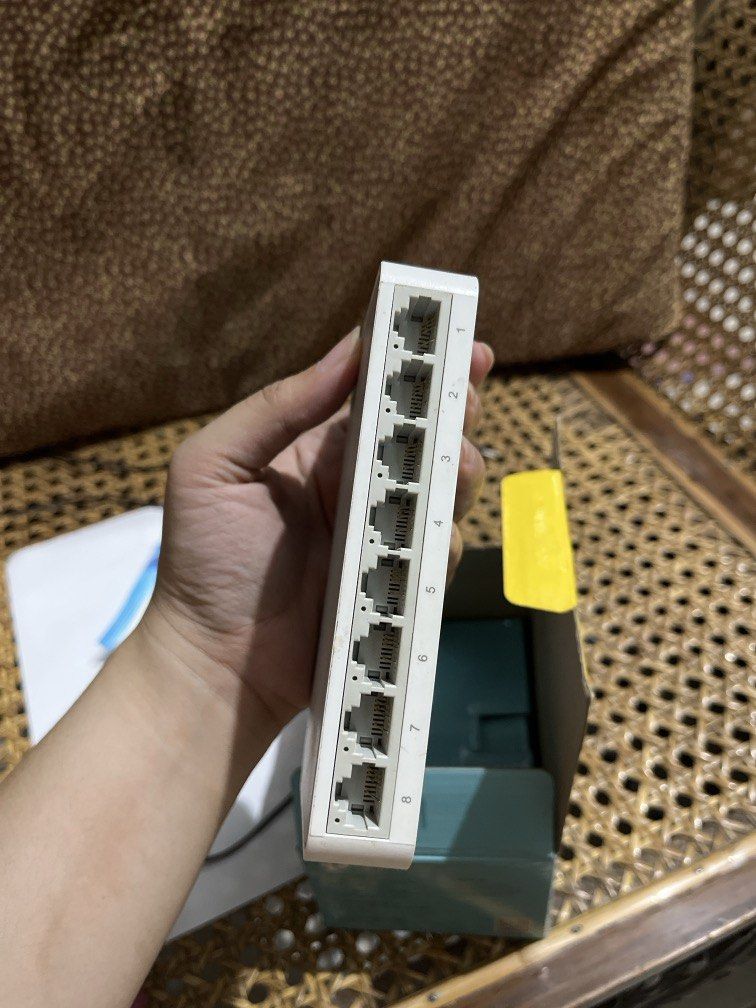 TP Link 8-Port 10/100Mbps Desktop Switch (Category: Networking) located in Pasig City. Submitted by heiaddie (Listing ID 1434724015, Image 3). Description: .