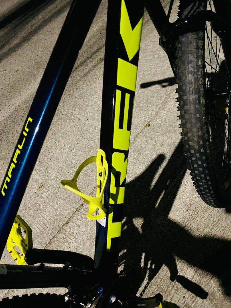 TREK MARLIN 5 2021 (Category: Bicycles) located in Quezon City. Submitted by iamau725 (Listing ID 1434602091, Image 3). Description: TREK Marlin 5 2021 Size: ML/L 29er Color: Dark Aquatic Fork: Suntour XCE Tire: Bontrager XR2 Comp Drivetrain Shimano Altus 7-speed FD/RD: Shimano Tourney Crank: Shimano Tourney Cassette: Shimano HG200 Chain: KMC Z7 Pedal: Nylon platform Saddle: Bontrager Arvada Seat post: Bontrager Handlebar: Bontrager Stem: Bontrag