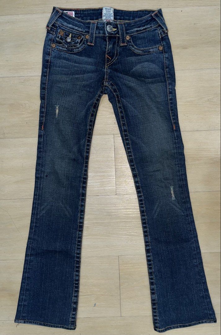 True religion low waist flared jeans Y2K (Category: Jeans) located in Manila. Submitted by maynnn_tshard (Listing ID 1434682112, Image 1). Description: 24W x 39L.