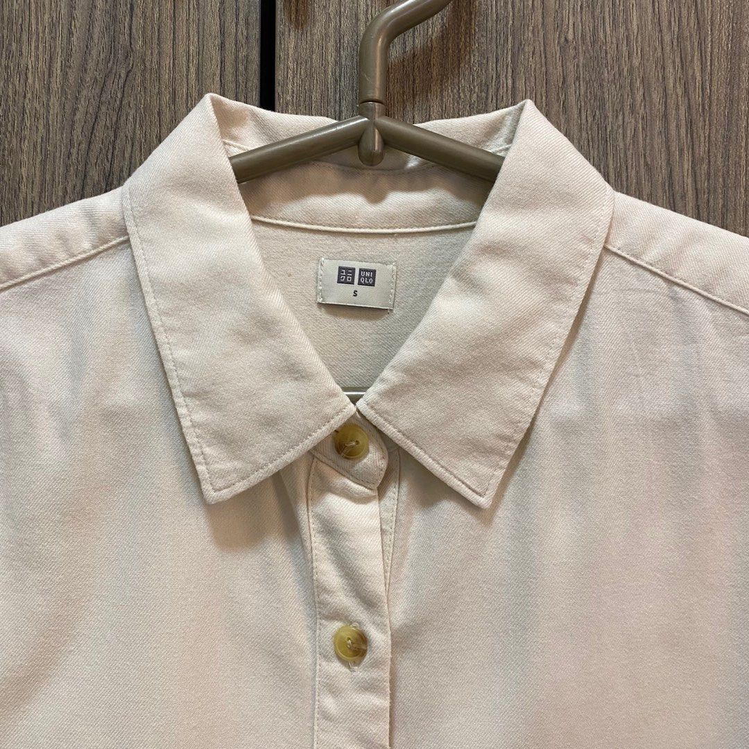 Uniqlo Soft Brushed Long Sleeve Shirt (Category: Longsleeves) located in Makati City. Submitted by reloved2024 (Listing ID 1434686621, Image 3). Description: .