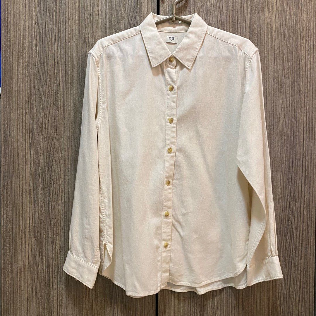 Uniqlo Soft Brushed Long Sleeve Shirt (Category: Longsleeves) located in Makati City. Submitted by reloved2024 (Listing ID 1434686621, Image 1). Description: .