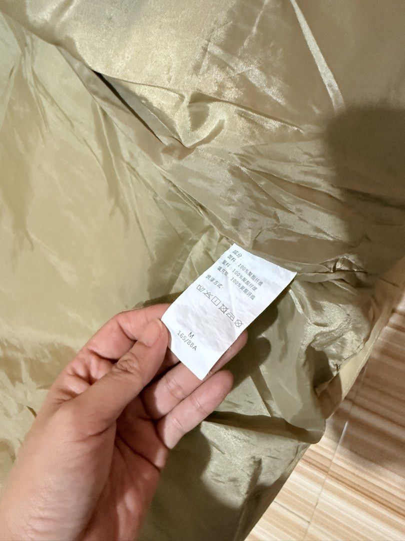 Unisex Uniqlo cream Puffer Jacket (Category: Coats, Jackets and Outerwear) located in Cabanatuan. Submitted by pixiecollections (Listing ID 1432669059, Image 3). Description: Uniqlo Premium Puffer Jacket Men’s: Medium-Large fit Women’s: Medium-XL.