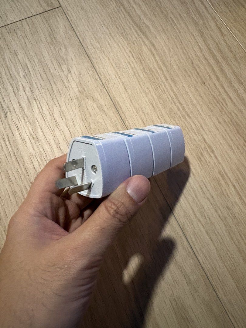 Universal Travel Adapter441425320917739520