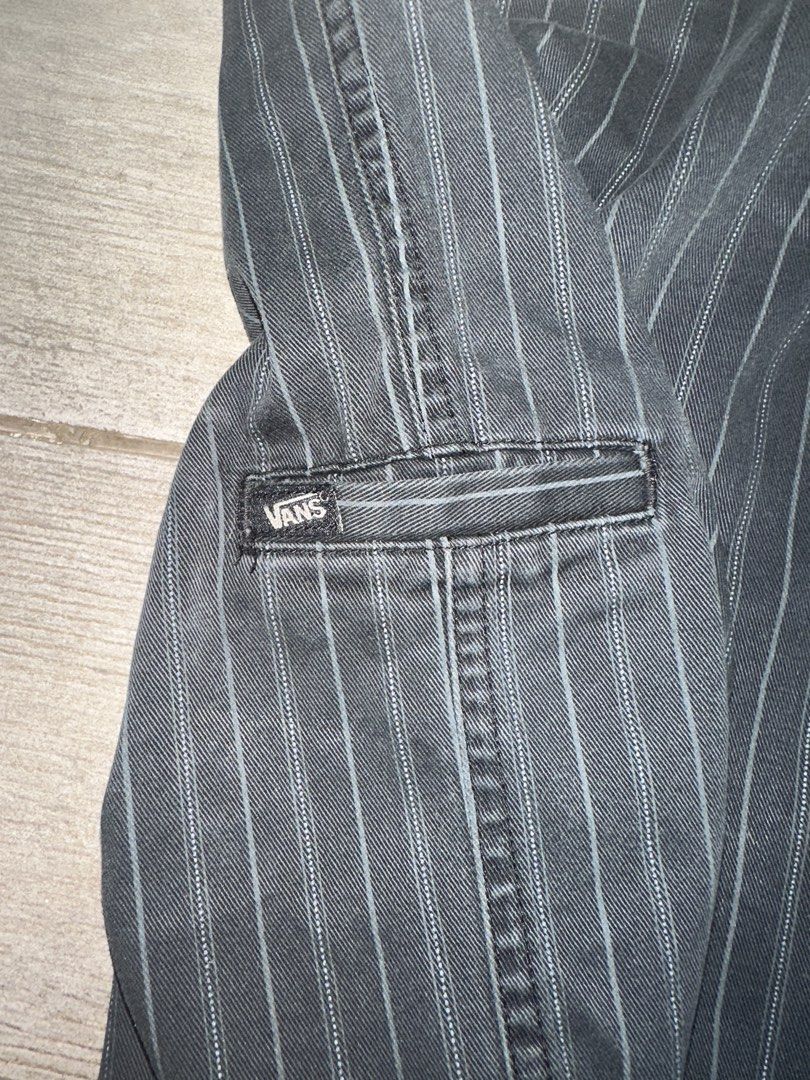 Vans stripe side pocket (Category: Chinos) located in Abucay. Submitted by slickiest_source (Listing ID 1434770555, Image 3). Description: VANS STRIPES - 400₱ W - 38 L - 26 LO - 12 ISSUE MINIMAL STAIN/PAINT MOP GCASH📱 SHIP VIA JNT📦 PM FOR MORE INFO.
