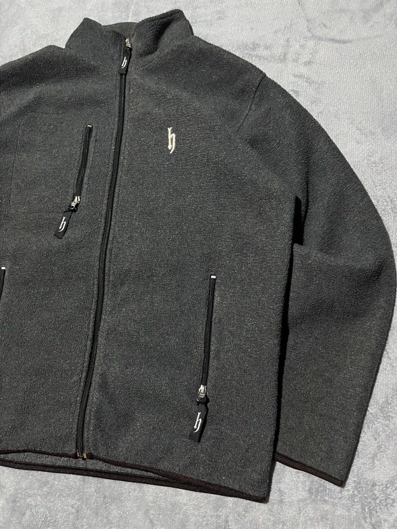 VINTAGE DJ HONDA FLEECE JACKET (Category: Coats, Jackets and Outerwear) located in Nabua. Submitted by nopfinds (Listing ID 1434714568, Image 2). Description: VINTAGE DJ HONDA FLEECE JACKET SIZE LARGE DIMES 23x27 MINE FOR🔖₱300+sf EXCELLENT CONDITION COLOR MAY VARY DUE TO LIGHTING NEED WASH.