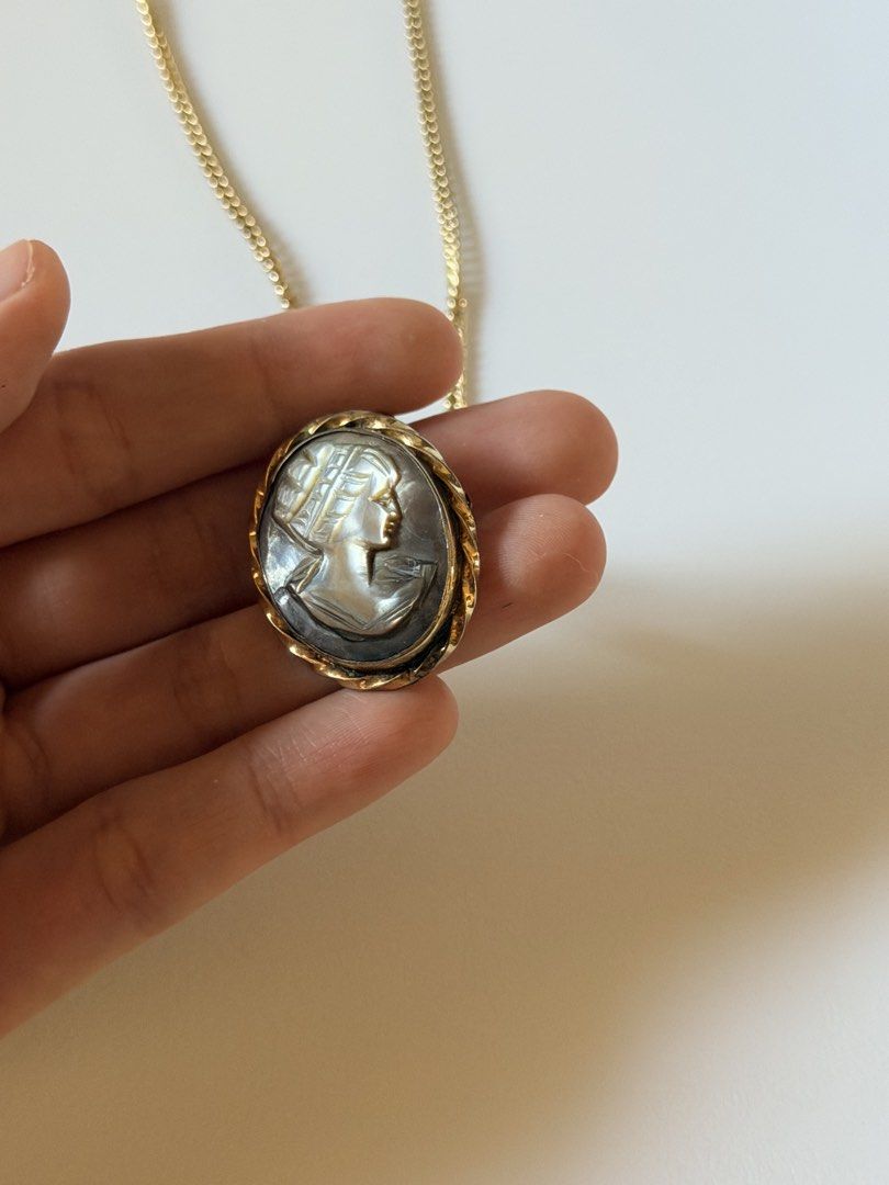Japan Vintage Necklace (Category: Necklaces) located in Binan City. Submitted by ishnaaa (Listing ID 1434666170, Image 1). Description: - Never used (just stored) - Check photos to see its overall condition - Got it as a pasalubong from Japan - w/ case -Delivery via lalamove, sf c/o buyer.