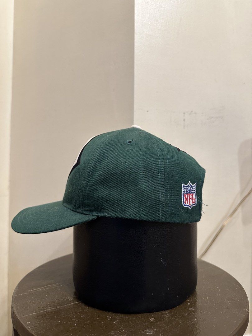 Vintage Starter NFL New York Jets Cap (Category: Caps & Hats) located in Bacoor. Submitted by realbacktrack (Listing ID 1434722071, Image 3). Description: ProLine Starter *Signs of usage *name pen stains (see pictures) .