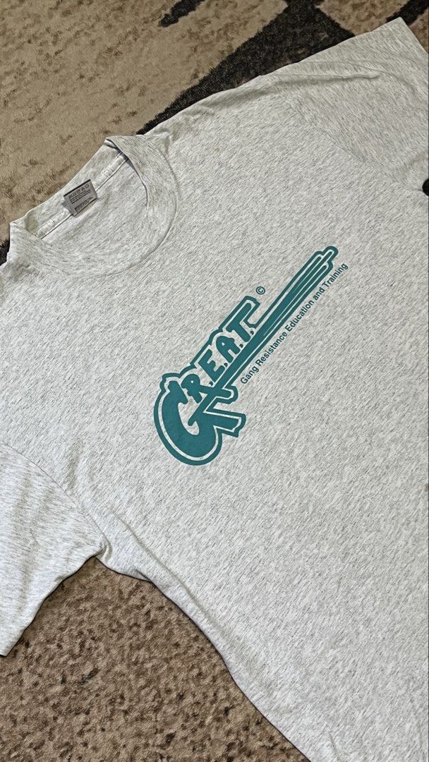 Vintage tee (Category: Tshirts & Polo Shirts ) located in Bulacan. Submitted by levidiff (Listing ID 1434709319, Image 1). Description: Vintage tee Fruit of the loom Single stitch Check detailed pics L - 26 W - 20 Issue: stains.
