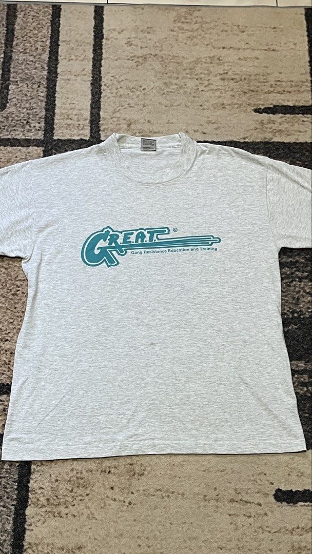 Vintage tee (Category: Tshirts & Polo Shirts ) located in Bulacan. Submitted by levidiff (Listing ID 1434709319, Image 2). Description: Vintage tee Fruit of the loom Single stitch Check detailed pics L - 26 W - 20 Issue: stains.