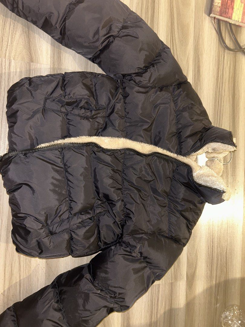 Winter Jacket (Category: Coats, Jackets and Outerwear) located in Manila. Submitted by emmab_ (Listing ID 1434738721, Image 3). Description: Selling my jacket perfect for winter. RFS: Moving abroad.