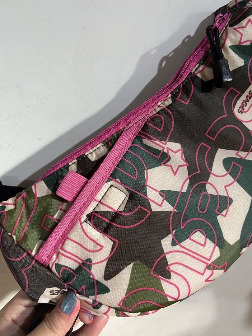 X Girl Sling Bag (Category: Cross-body Bags) located in Baguio. Submitted by pickles01 (Listing ID 1434797928, Image 3). Description: -From Japan -Brand New Can do meetups in QC (SM North Edsa/Tri Noma), Taguig (BGC) by schedule -Can do same day delivery via grab, lalamove, etc if I’m in QC -Delivery via J&T (buyer will shoulder the shipping fee) .