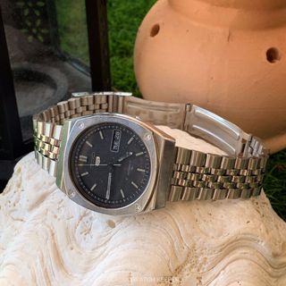 (Category: ) located in . Submitted by classicwatchkeeper (Listing ID 1434879474, Image 1). Description: .