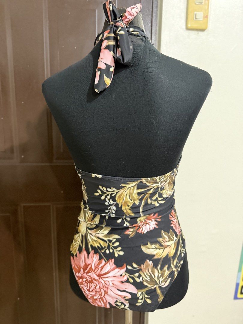 2in1 Black Floral Swimsuit MEDIUM SIZE (Category: Bikinis & Swimsuits) located in Bulacan. Submitted by kitty.khat (Listing ID 1434954375, Image 3). Description: .