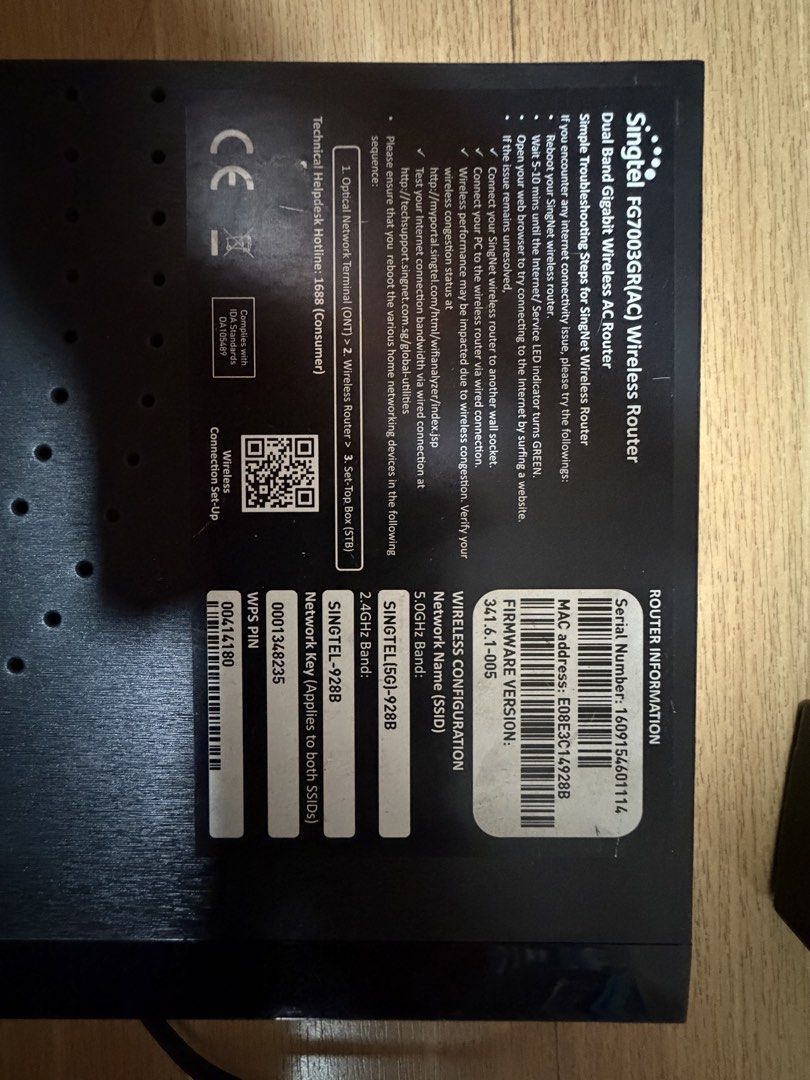 2×Singtel Wireless Router and 1×optical unit439667851526809601