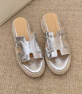 (Category: ) located in . Submitted by missnyc (Listing ID 1434844925, Image 1). Description: .