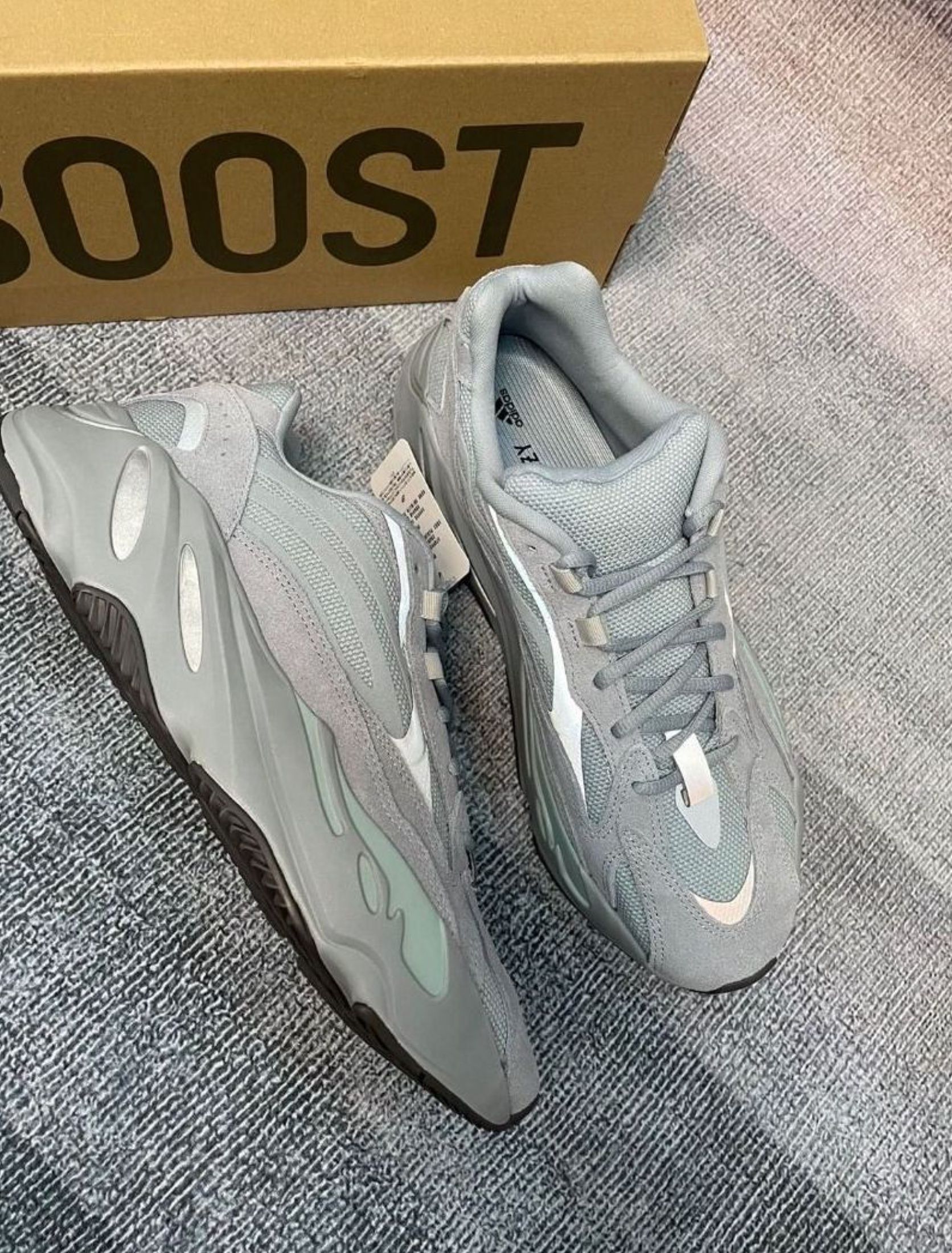Adidas originals Yeezy boost 700 V2 Hospital Blue Dad Shoes Misty Blue (Category: Sneakers) located in Singapore. Submitted by lquickfire (Listing ID 1434993389, Image 1). Description: 🎯 Adidas 📌 Adidas originals Yeezy boost 700 V2 Hospital Blue Dad Shoes Misty Blue ✅ Brand new ✅ Free shipping ✅ Cash on delivery ✅ 3-day photo confirm ⬇️ Order now or chat for details.
