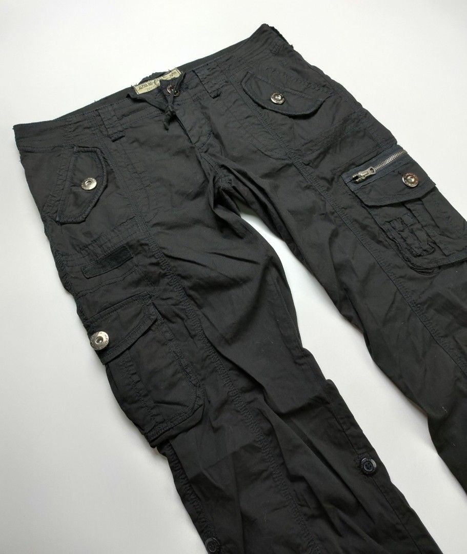 Alpha Industries Multi Pocket Cargo Pants (Category: Trousers) located in Manila. Submitted by d_code (Listing ID 1434828135, Image 3). Description: Size Medium | 32-34 Legit Good as New No issue Waist 17 x Length 41 x Hem 8.5 x Hips 10.