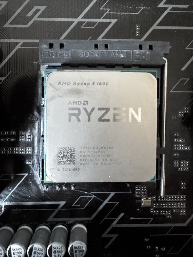 AMD Ryzen 5 1600 CPU with Stock Cooler