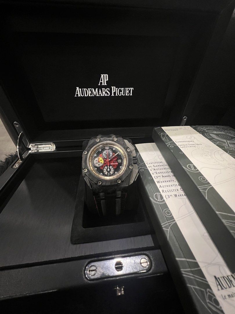 AP Grand Prix Forged Carbon (Category: Luxury Watches) located in Pasig City. Submitted by moimoigo (Listing ID 1434857203, Image 2). Description: AP GRAND PRIX FORGED CARBON -Ref. 2629010 -limited edition -44mm -automatic -2011 -w/ box & papers -1,350,000.