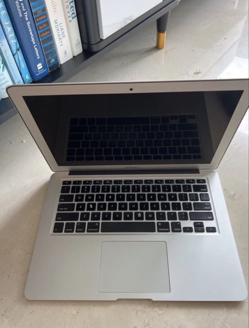 Apple MacBook Air 13-inch (2013)