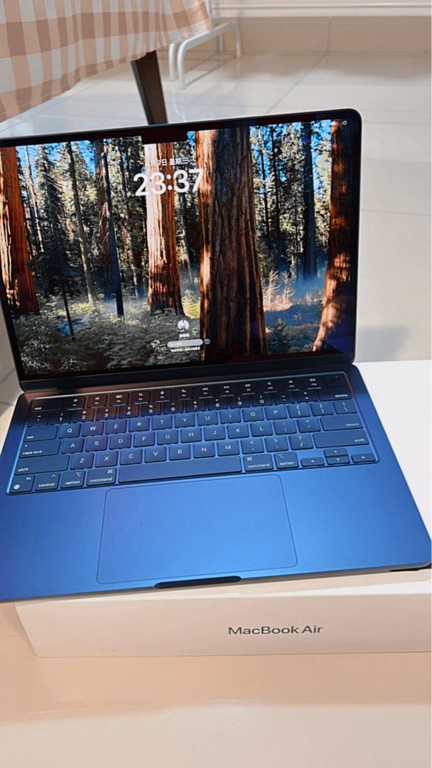 Apple MacBook Air  13-inch- Blue441407703845457921