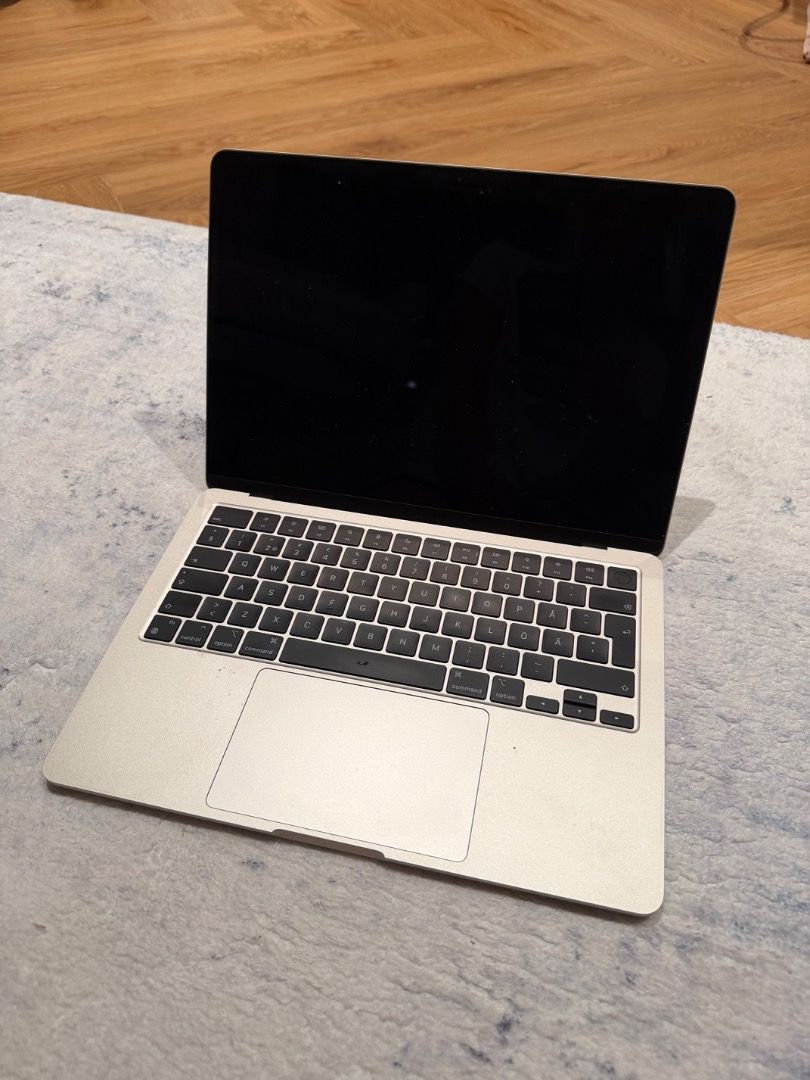 Apple MacBook Air - gold439768584574085120