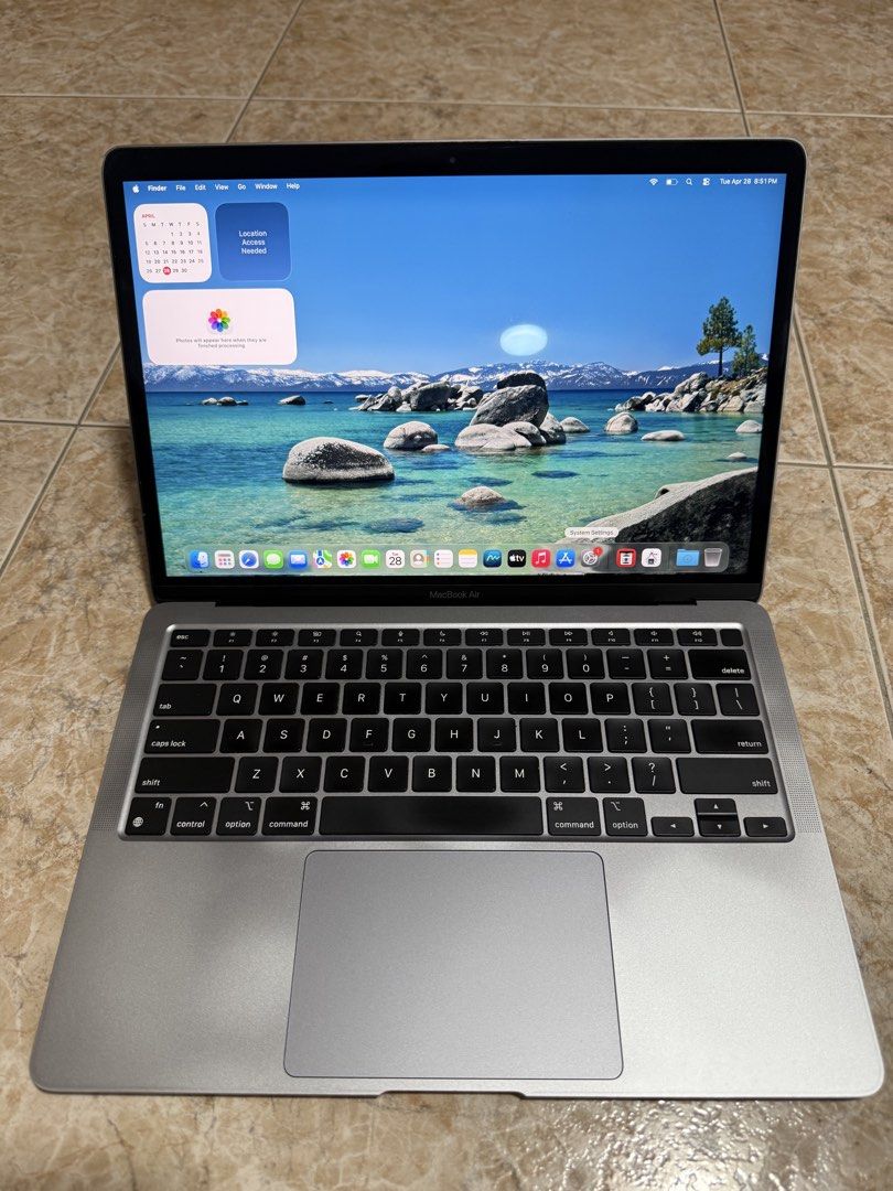 Apple MacBook Air M1 2020 - 8GB RAM, 256GB SSD