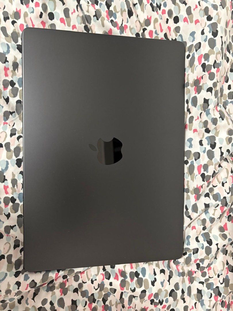 Apple MacBook Pro 14-inch (M4 Chip) - Like New