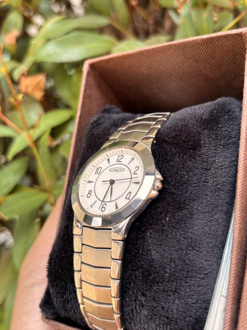 Aureole Japan Watch (Category: Women's Watches) located in Tuguegarao City. Submitted by jeremymanuel0104 (Listing ID 1434976169, Image 3). Description: - Aureole Japan watch - Silver-tone bracelet - White dial - Original box included - Classic design - Clear numerals and hands.